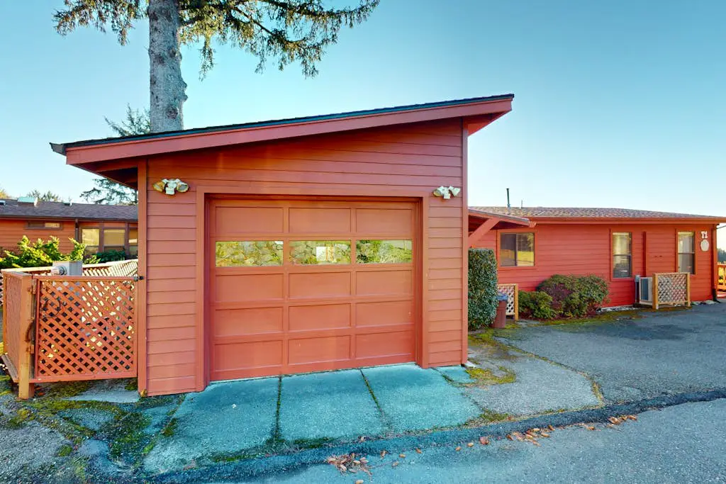 Ocean view retreat with nautical interior, grill, games, & AC