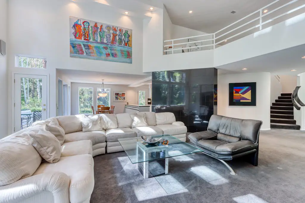 Stylish & secluded home with a washer&dryer, fireplace, & resort amenity access