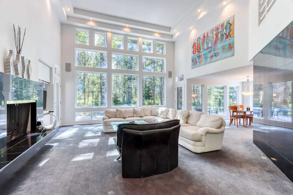 Stylish & secluded home with a washer&dryer, fireplace, & resort amenity access