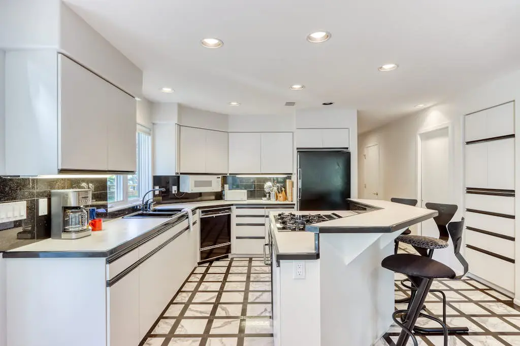 Stylish & secluded home with a washer&dryer, fireplace, & resort amenity access