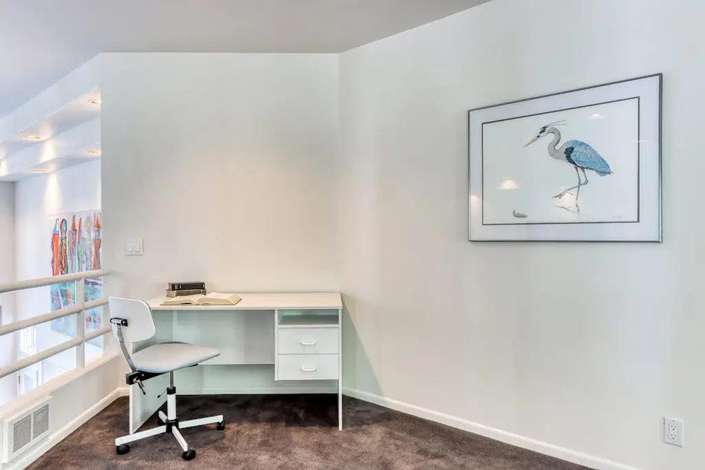 Stylish & secluded home with a washer&dryer, fireplace, & resort amenity access