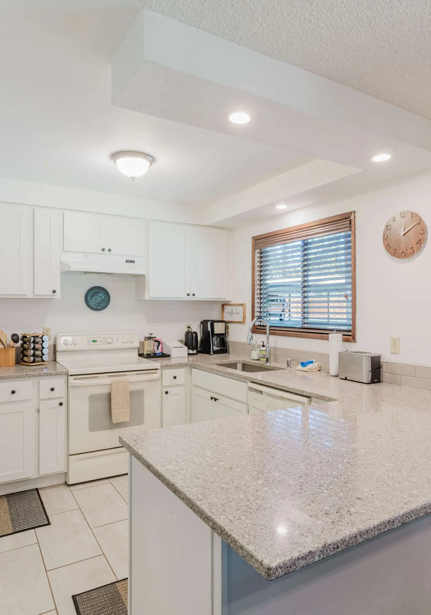 Delightful escape near downtown with shared pool & hot tub, rec room, & large deck