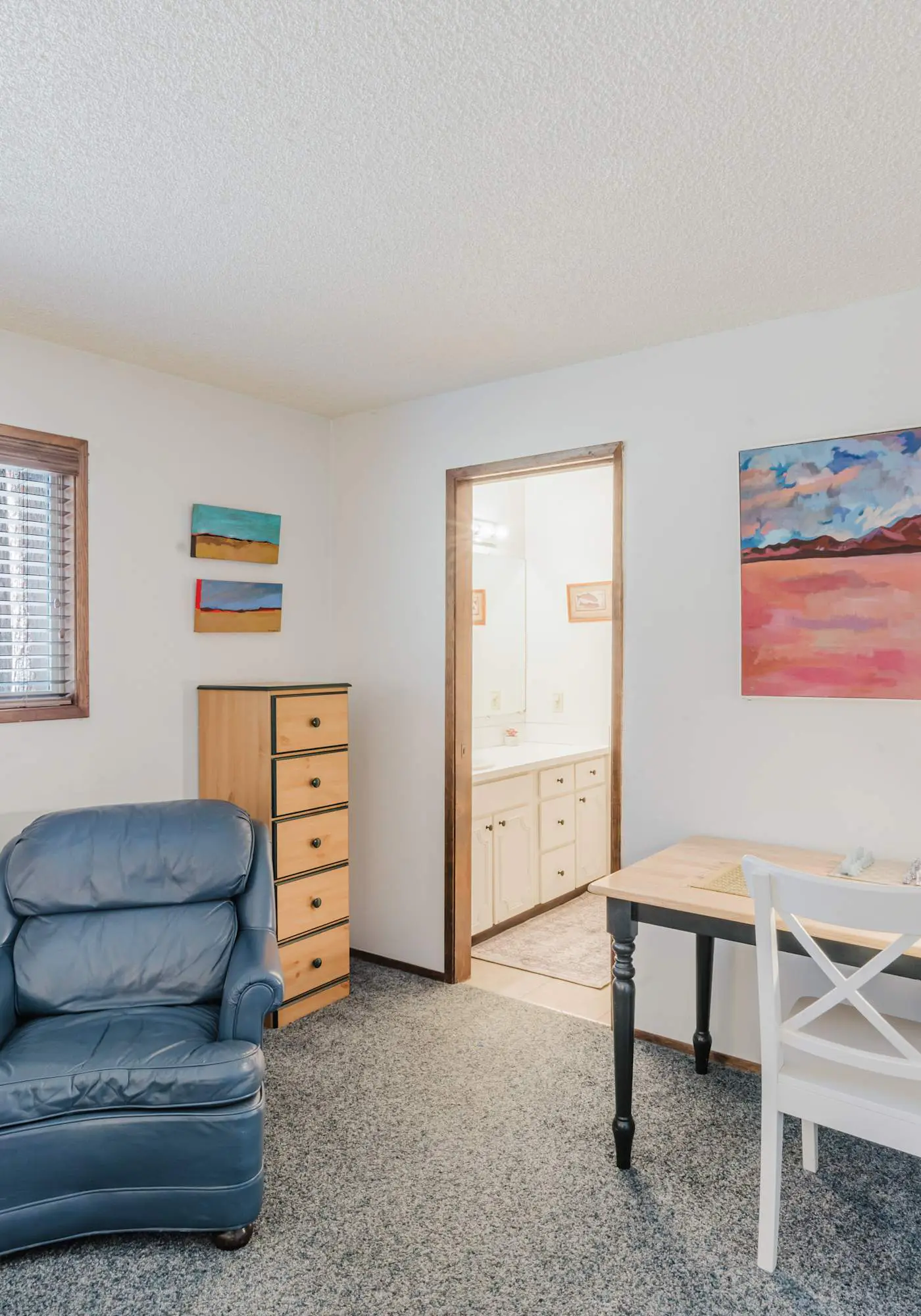 Delightful escape near downtown with shared pool & hot tub, rec room, & large deck
