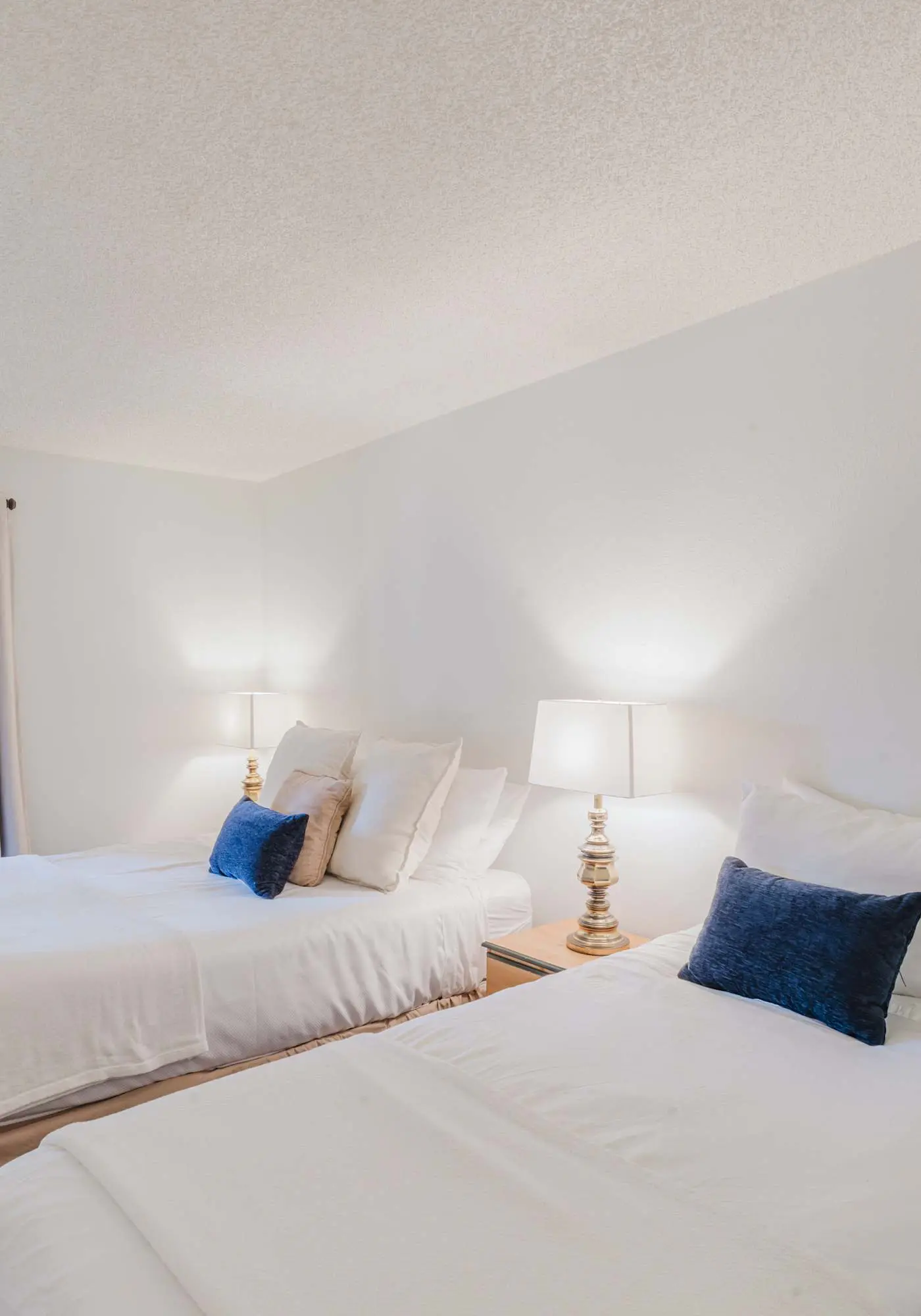 Delightful escape near downtown with shared pool & hot tub, rec room, & large deck