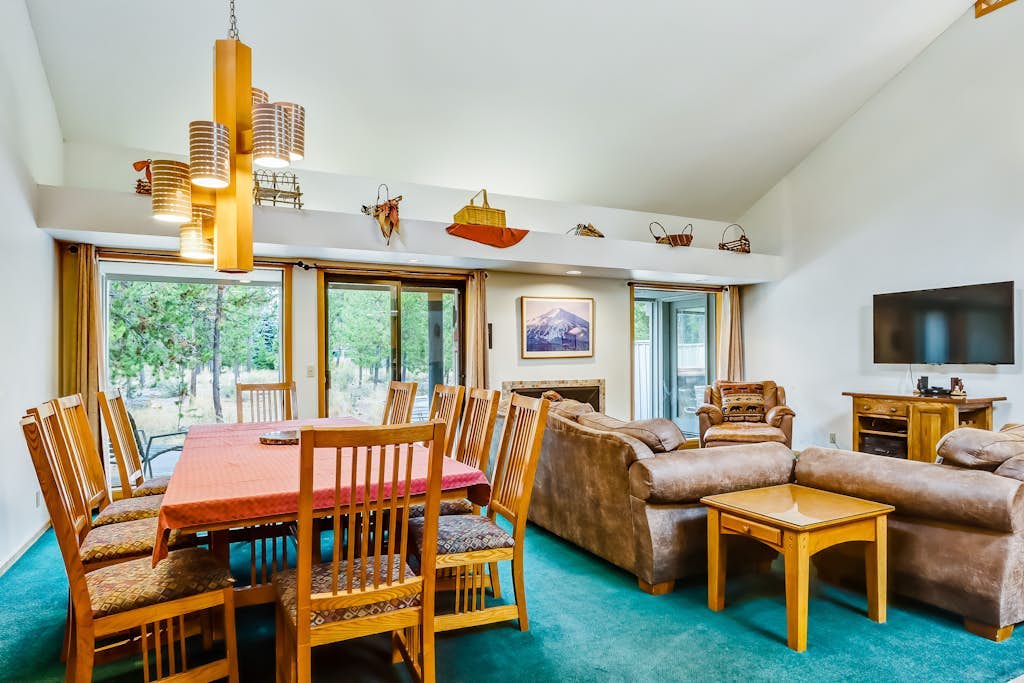 Vintage mountain home with private hot tub & SHARC access - dogs welcome
