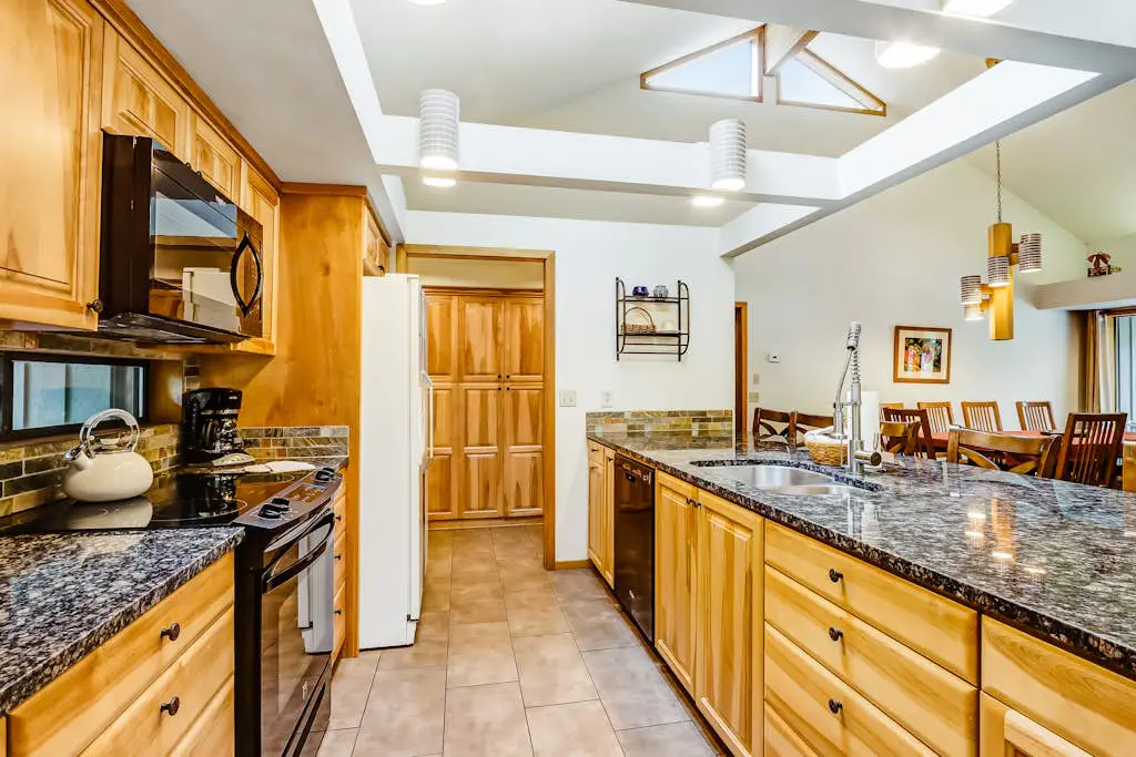 Vintage mountain home with private hot tub & SHARC access - dogs welcome