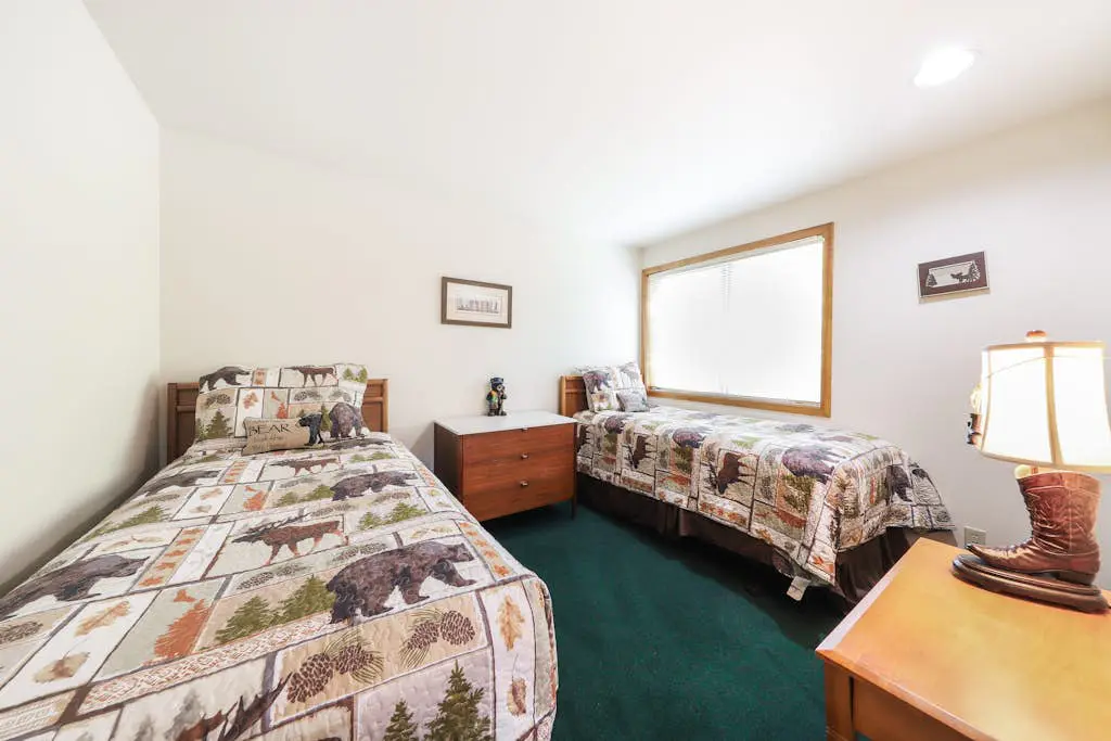Vintage mountain home with private hot tub & SHARC access - dogs welcome