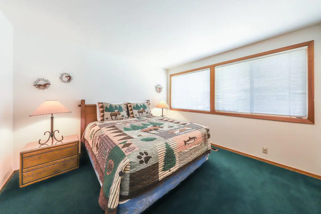 Vintage mountain home with private hot tub & SHARC access - dogs welcome