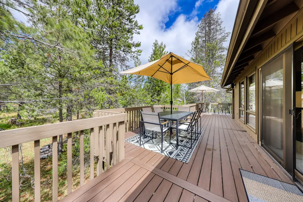 Sunny sanctuary with pool, hot tub, sauna, grill,  fireplace, W&D, and New AC!