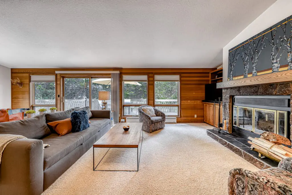 Sunny sanctuary with pool, hot tub, sauna, grill,  fireplace, W&D, and New AC!