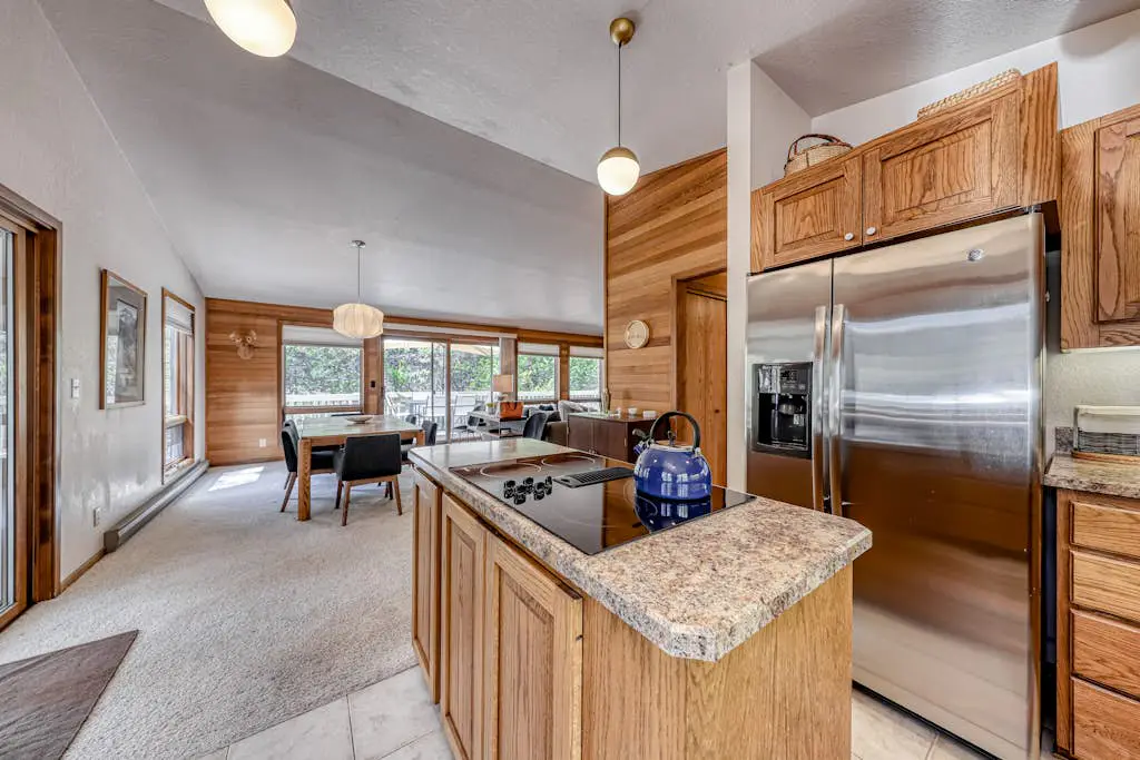 Sunny sanctuary with pool, hot tub, sauna, grill,  fireplace, W&D, and New AC!