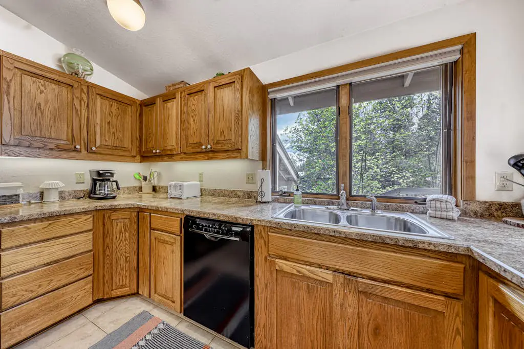 Sunny sanctuary with pool, hot tub, sauna, grill,  fireplace, W&D, and New AC!