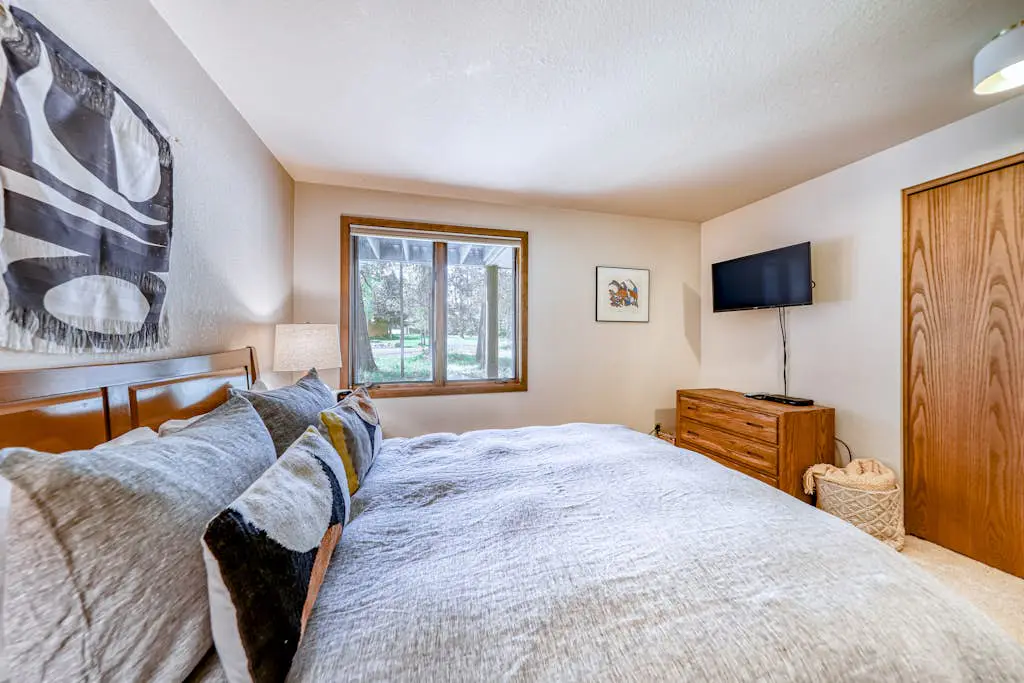 Sunny sanctuary with pool, hot tub, sauna, grill,  fireplace, W&D, and New AC!