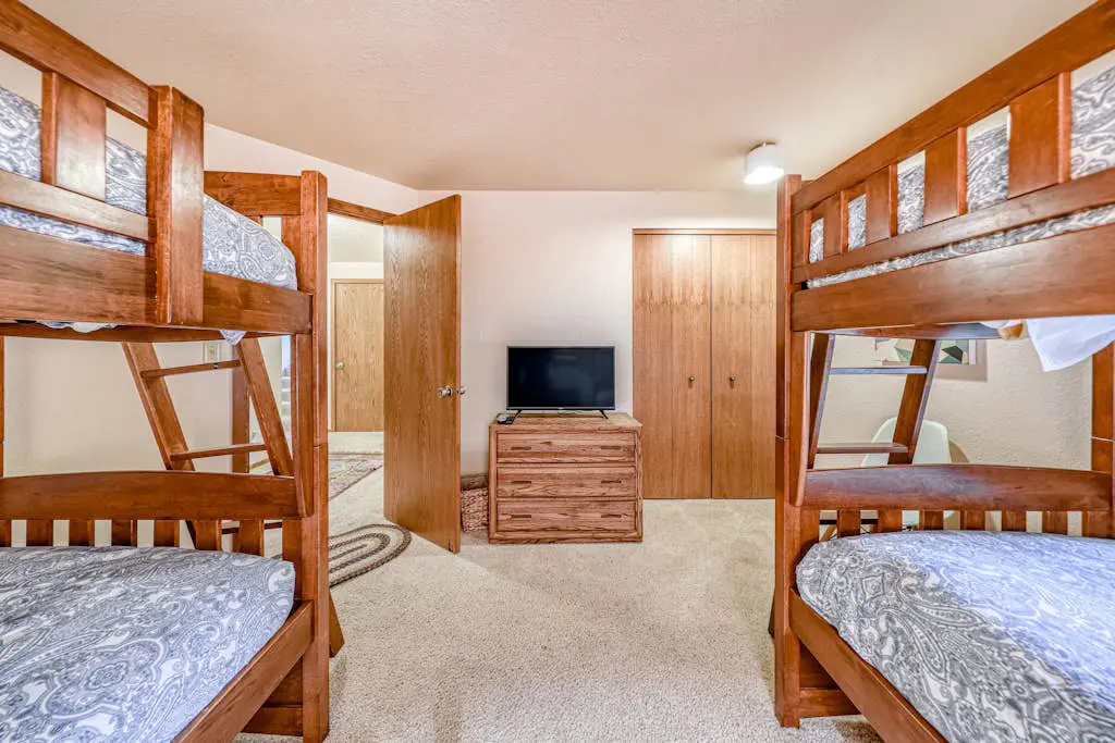 Sunny sanctuary with pool, hot tub, sauna, grill,  fireplace, W&D, and New AC!