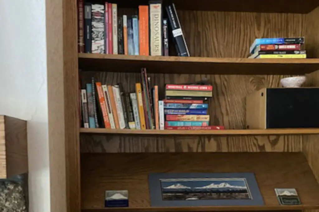 Sunny sanctuary with pool, hot tub, sauna, grill,  fireplace, W&D, and New AC!