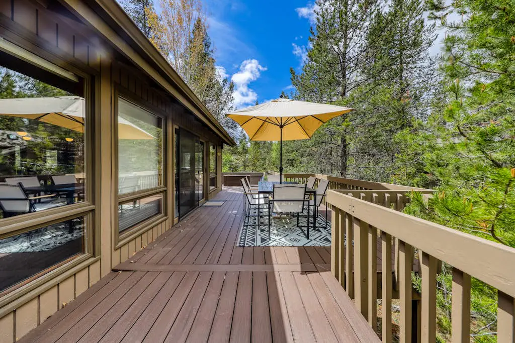 Sunny sanctuary with pool, hot tub, sauna, grill,  fireplace, W&D, and New AC!