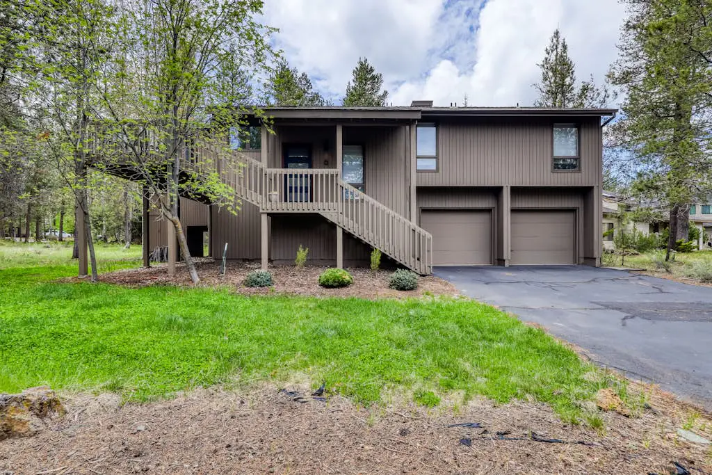 Sunny sanctuary with pool, hot tub, sauna, grill,  fireplace, W&D, and New AC!