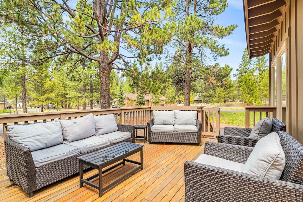 Dog-friendly home with private hot tub, pool access, & central AC - SHARC passes