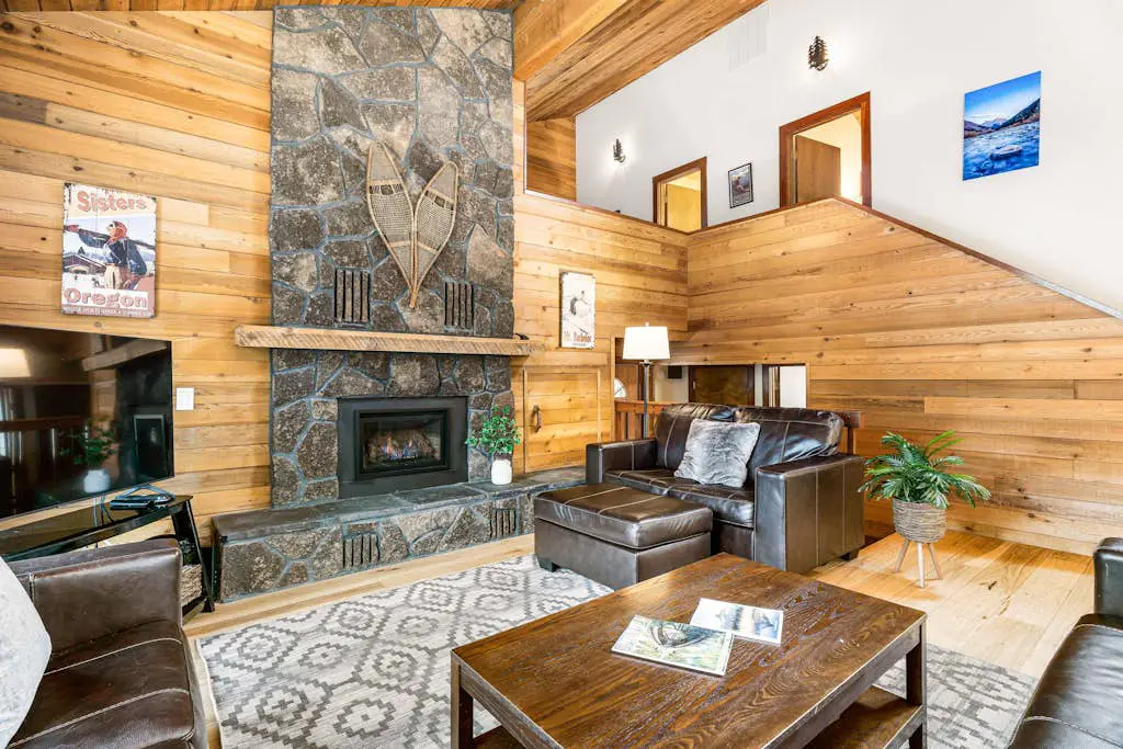 Dog-friendly home with private hot tub, pool access, & central AC - SHARC passes