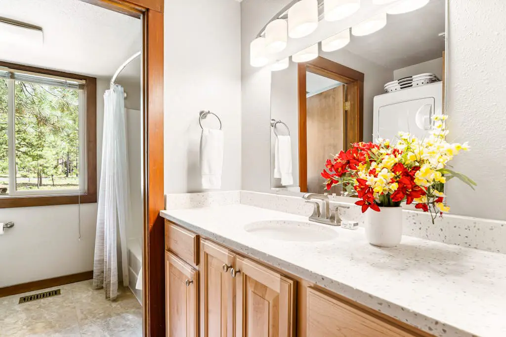 Dog-friendly home with private hot tub, pool access, & central AC - SHARC passes