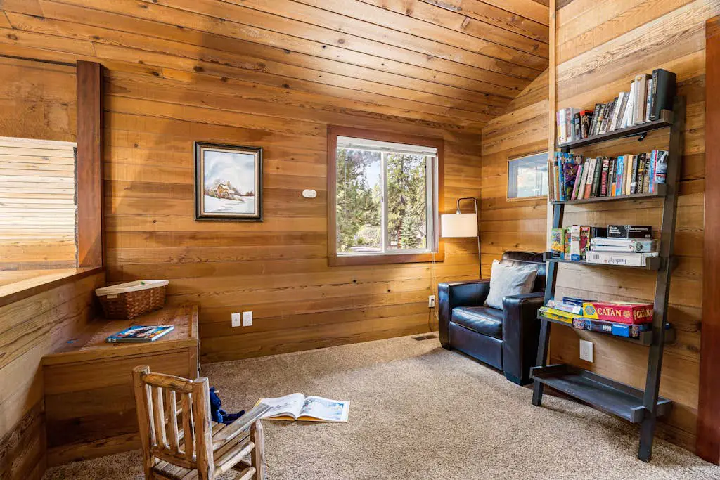 Dog-friendly home with private hot tub, pool access, & central AC - SHARC passes