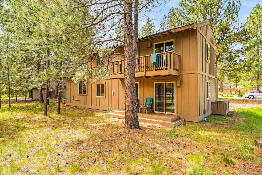 Dog-friendly home with private hot tub, pool access, & central AC - SHARC passes