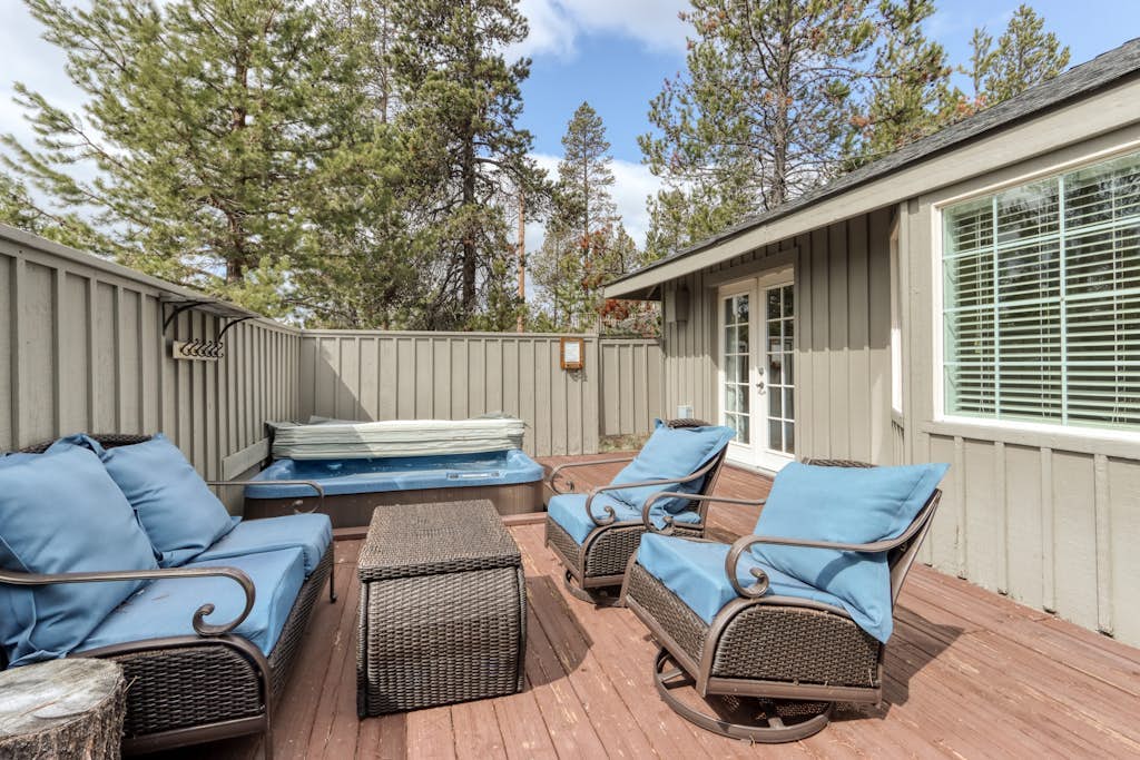 Dog-friendly home with pool & hot tub access, fireplace, bikes, and WiFi