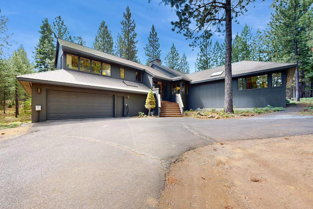 Dog-friendly home with private hot tub, high-speed WiFi, & central AC