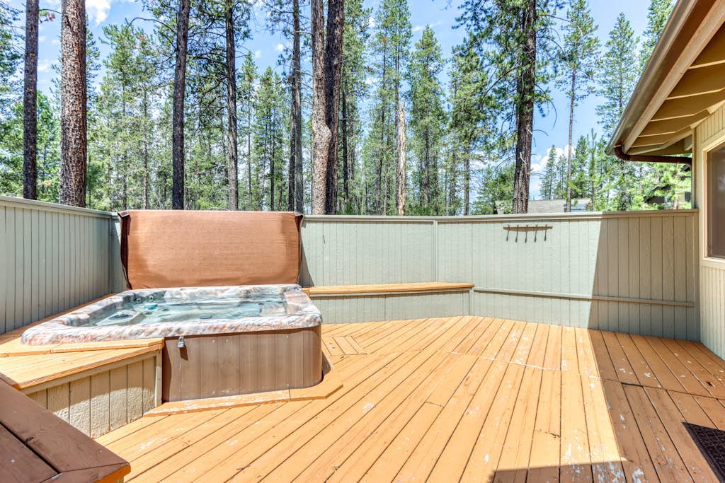 Large Sunriver Home in Quiet Neighborhood with Private Hot Tub & Free SHARC Access