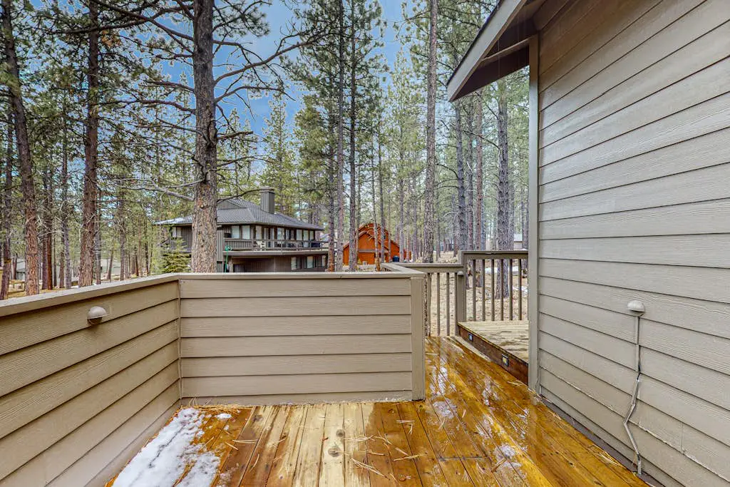 Sunriver home with private hot tub, SHARC passes for pools