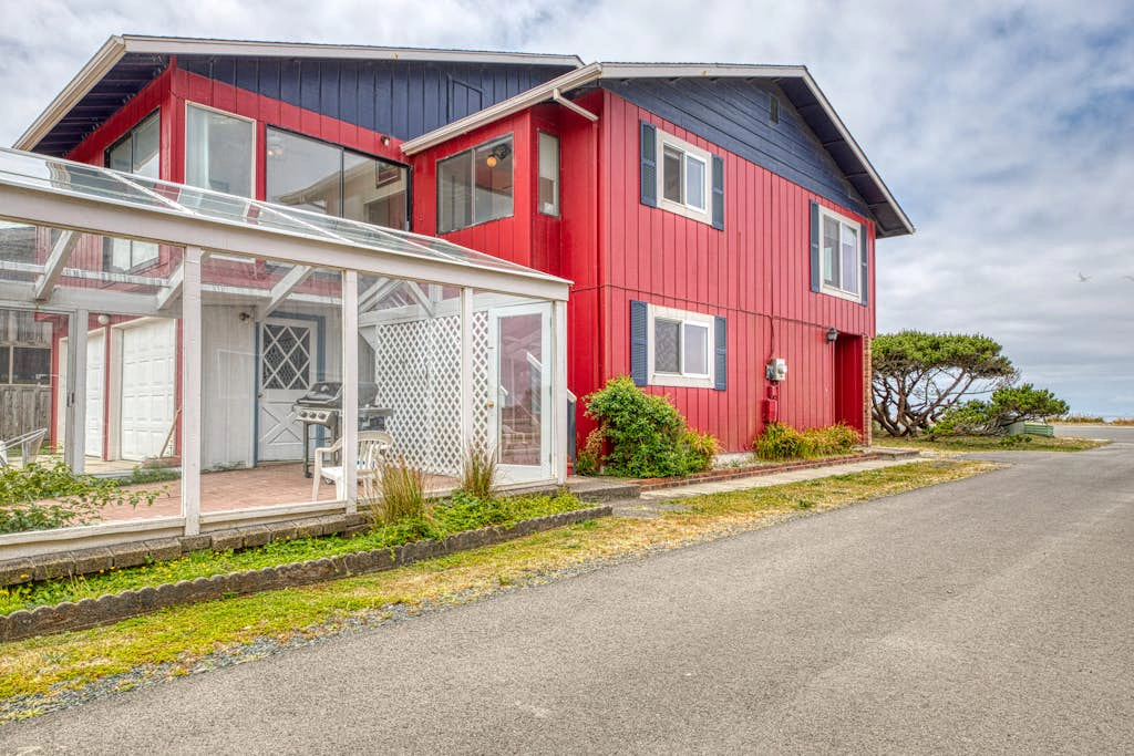 Enjoy sweeping ocean views as you cook & walk to the beach