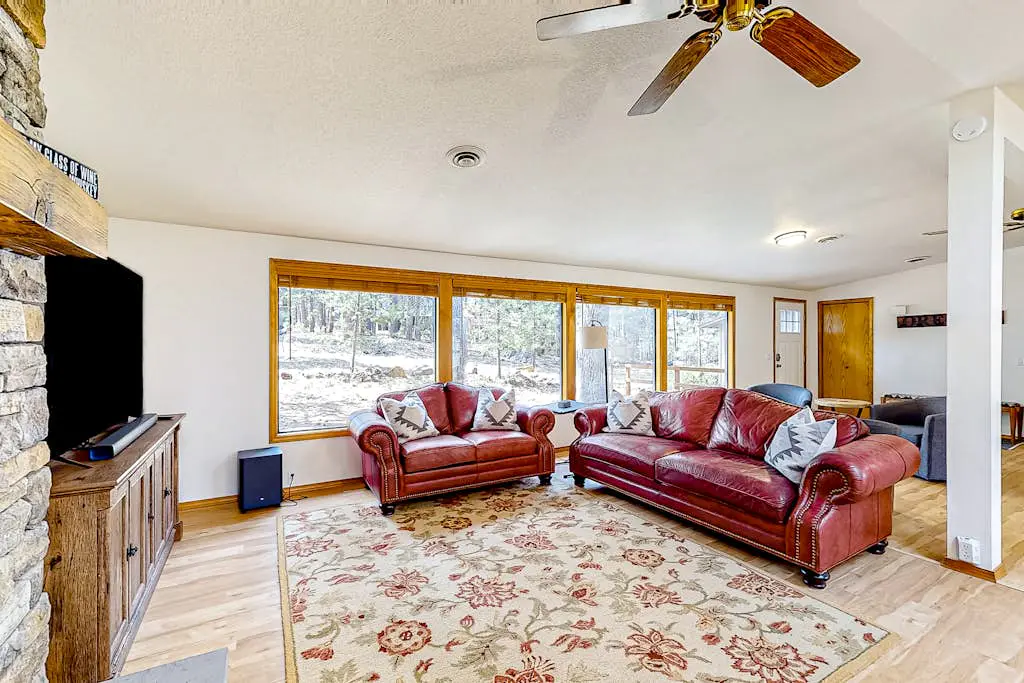 Charming, single-level retreat with a gas fireplace, AC, washer&dryer, & SHARC