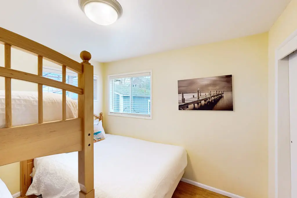 Dog-Friendly Home Close to the Beach
