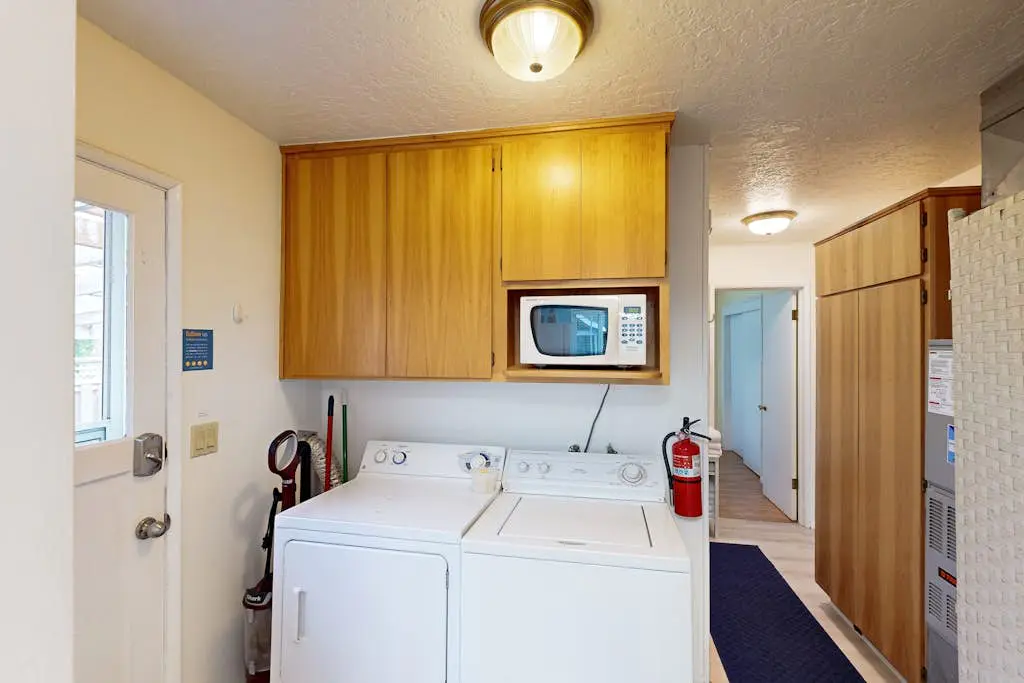 Dog-Friendly Home Close to the Beach