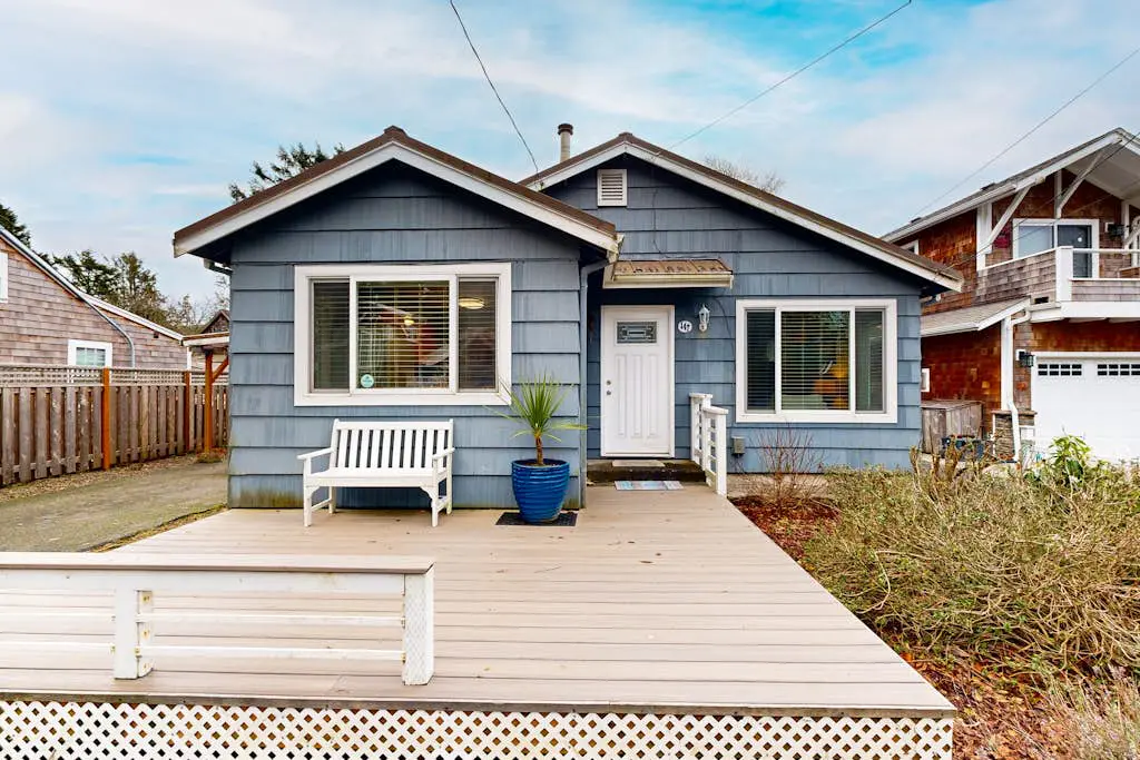 Dog-Friendly Home Close to the Beach