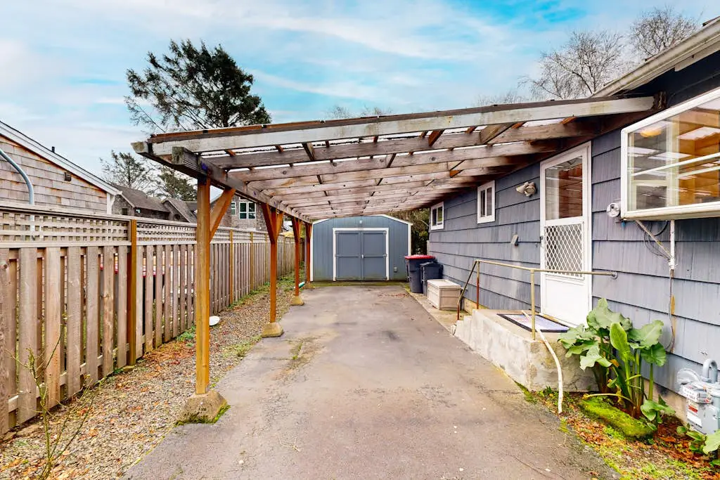 Dog-Friendly Home Close to the Beach