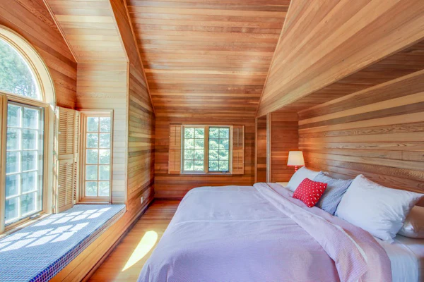 Stunning Ocean Townhome with Large Yard and Easy Beach Access - Dog-Friendly