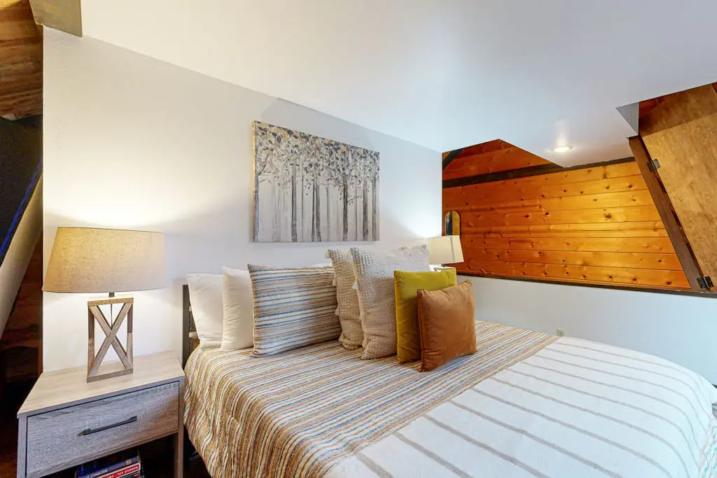 in Sunriver with SHARC amenities, washer&dryer, & dog-friendly