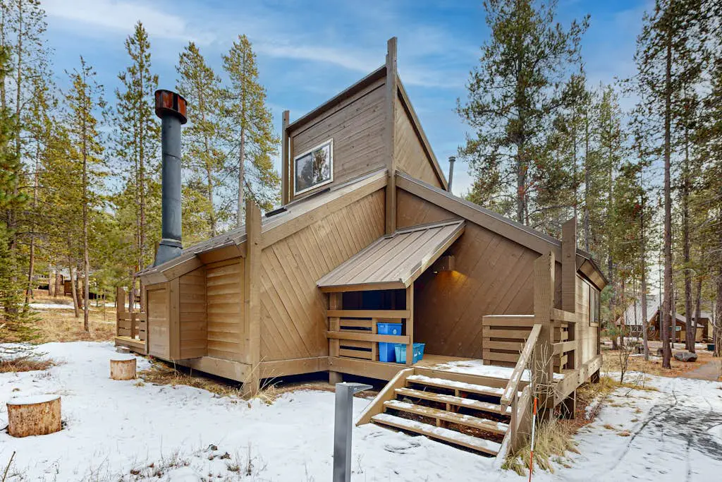 in Sunriver with SHARC amenities, washer&dryer, & dog-friendly