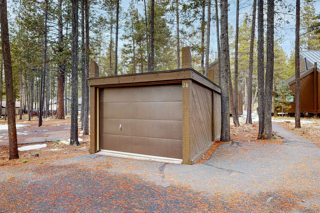 in Sunriver with SHARC amenities, washer&dryer, & dog-friendly