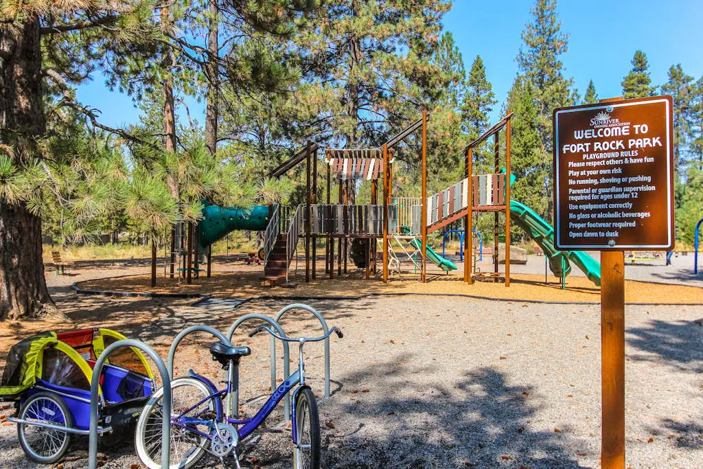 in Sunriver with SHARC amenities, washer&dryer, & dog-friendly