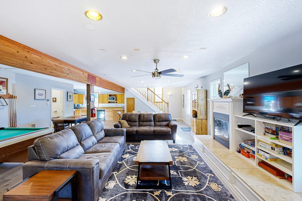 Dog-friendly in cottage, oceanfront home and cottage with high-speed WiFi