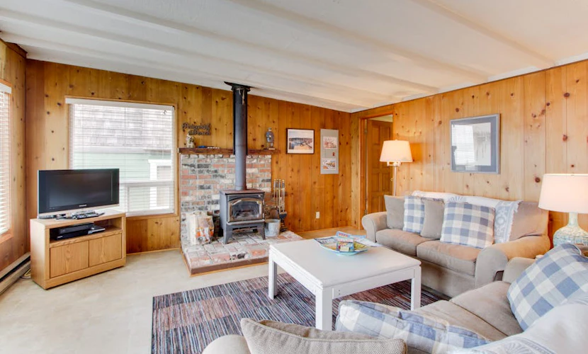 Cozy Cottage with Spectacular Ocean Views - Dog Friendly