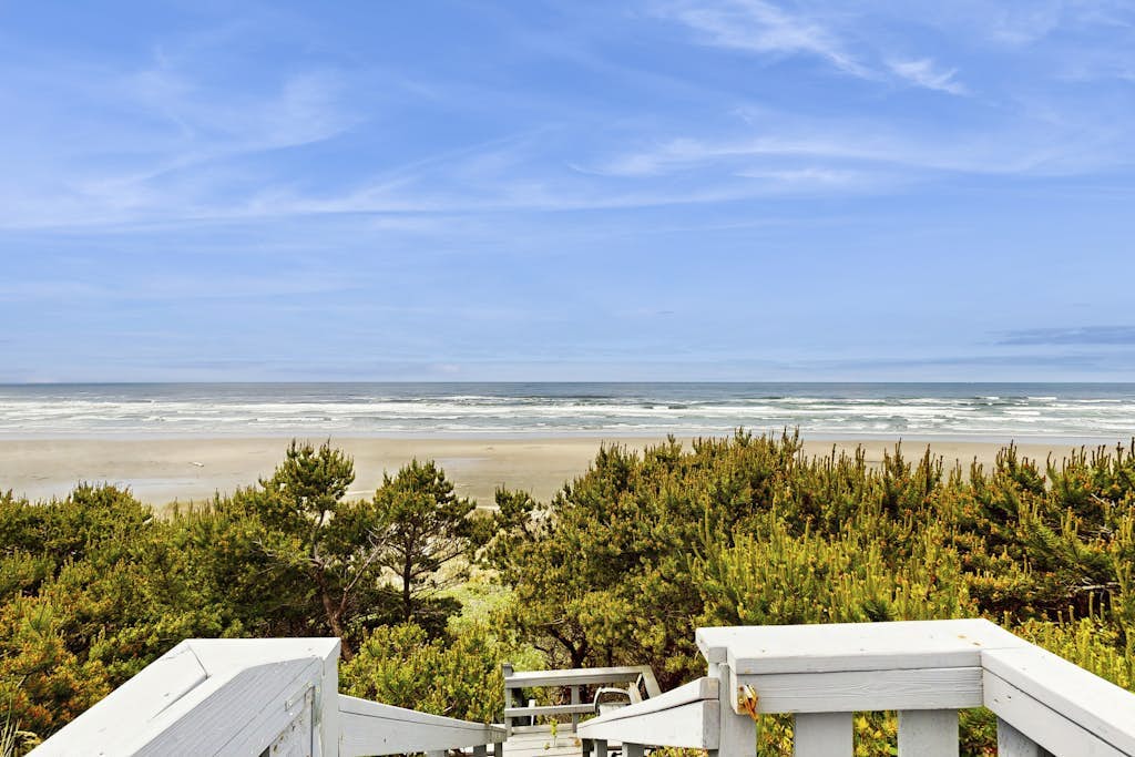 Oceanfront Home with Stunning Views & Private Beach Access - Dogs OK