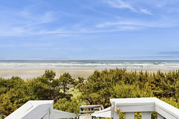 Oceanfront Home with Stunning Views & Private Beach Access - Dogs OK