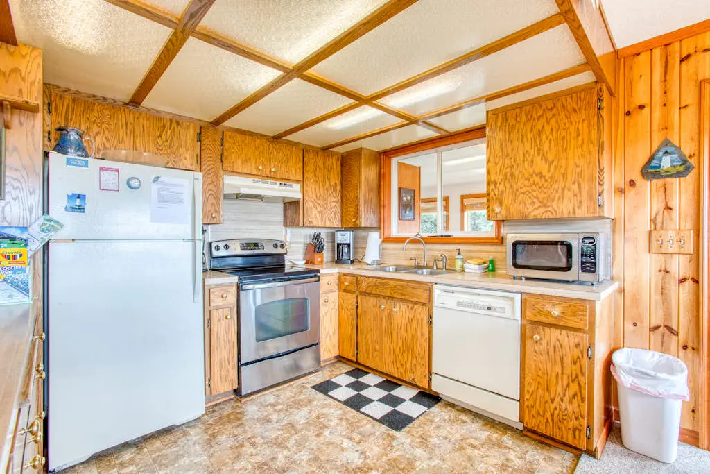 Dog-Friendly Home with Ocean Views, Easy Beach and Bay Access, and Free WiFi