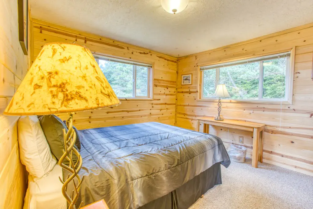 Dog-Friendly Home with Ocean Views, Easy Beach and Bay Access, and Free WiFi