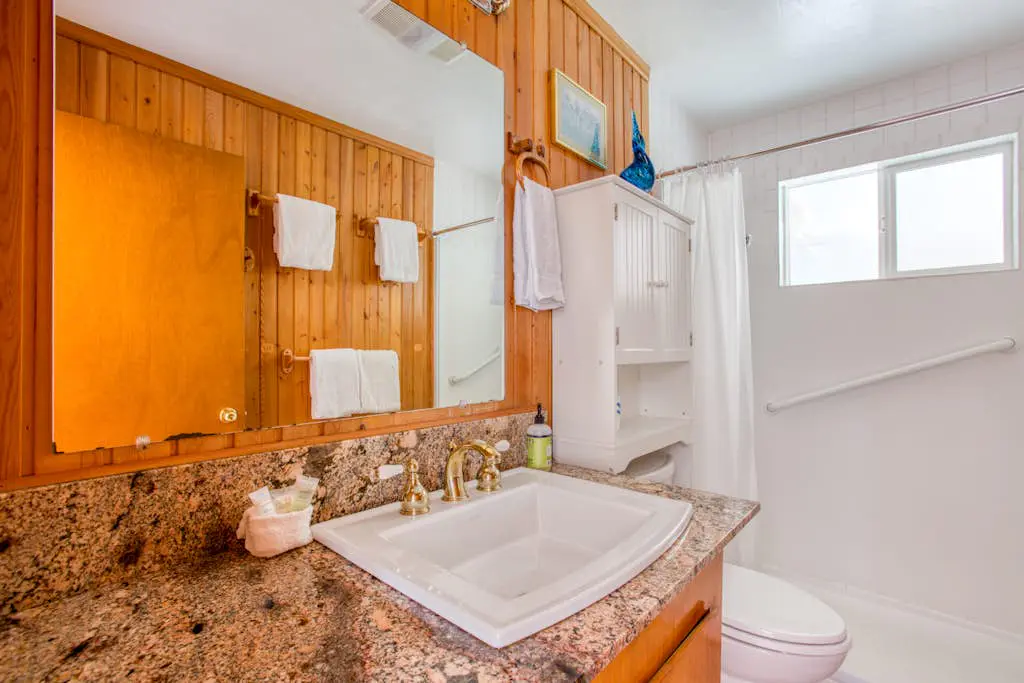 Dog-Friendly Home with Ocean Views, Easy Beach and Bay Access, and Free WiFi