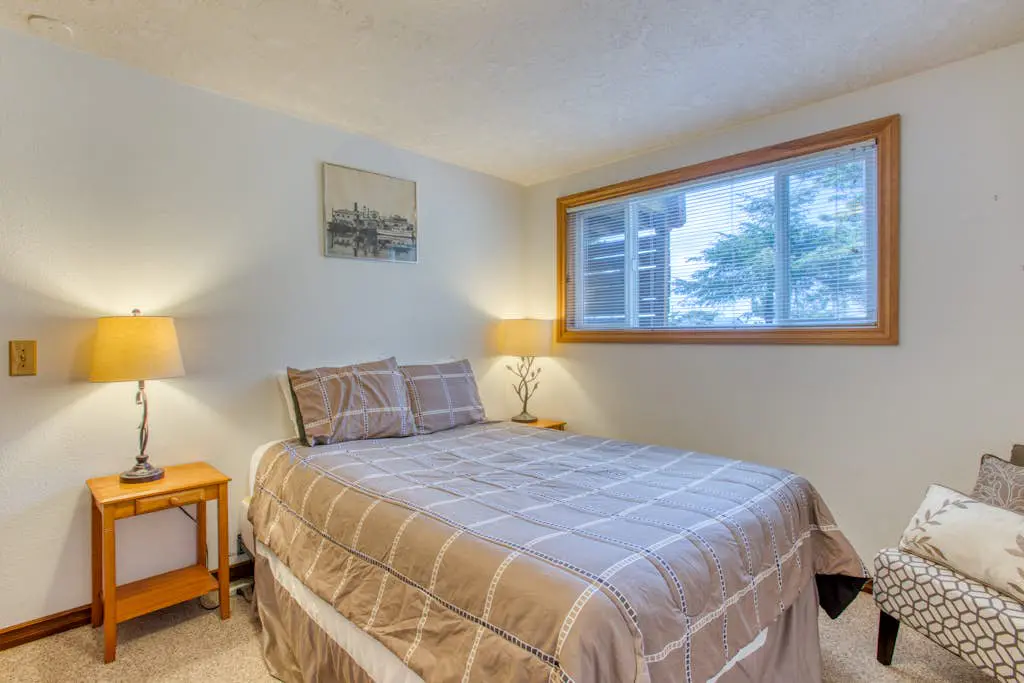 Dog-Friendly Home with Ocean Views, Easy Beach and Bay Access, and Free WiFi