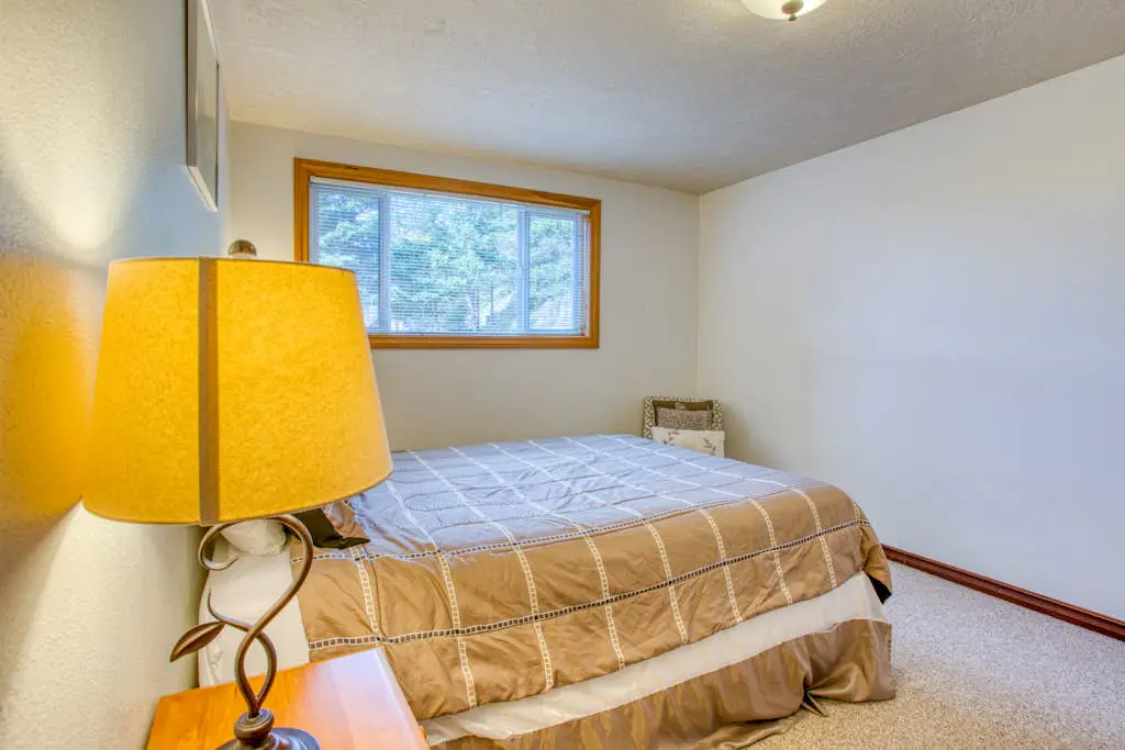 Dog-Friendly Home with Ocean Views, Easy Beach and Bay Access, and Free WiFi